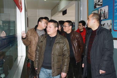 郫县就业局领导参观我校E-BOSS创业实训中心