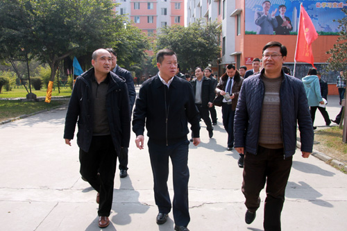 双流县领导参观四川新华电脑学院校园