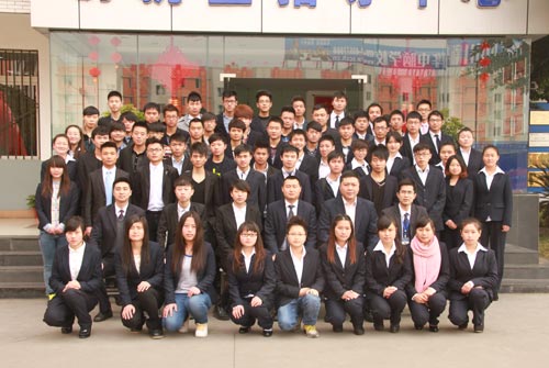 项目经理导师班同学们和领导合影