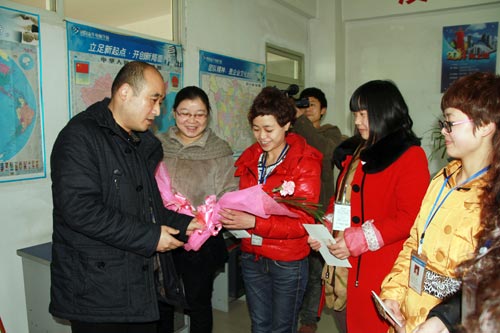 春暖新华园 欢庆三八节