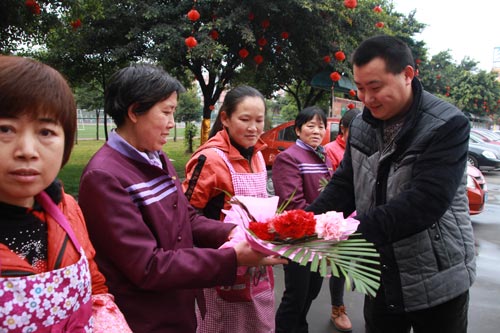春暖新华园 欢庆三八节