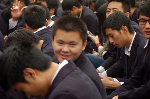 就算跌倒也要豪迈的笑