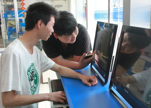 四川新华秋季招生现场再掀火爆狂潮