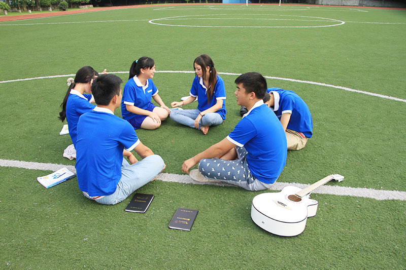 【新华26周年校庆】新华：新的选择 新的开始