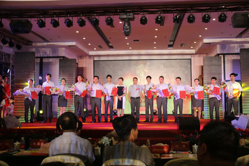 新华电脑教育26周年庆典隆重举行