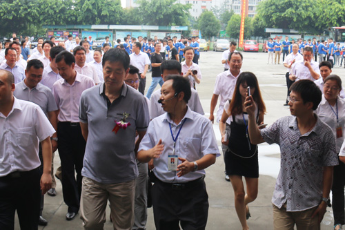 26周年校庆热闹非凡,新生报名火爆