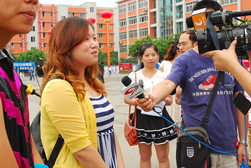 26周年校庆热闹非凡，新生报名火爆