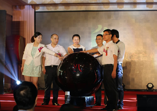 【四川在线】新华26周年庆典在蓉举行