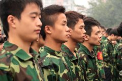 军训，让我们在坚持和快乐中成长