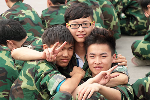 军训，让我们在坚持和快乐中成长