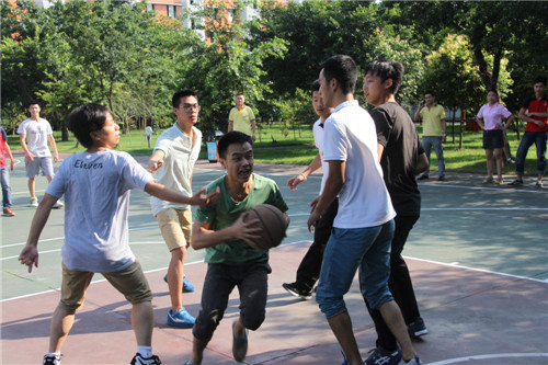 【激情七月】2015年暑期篮球比赛火热开赛