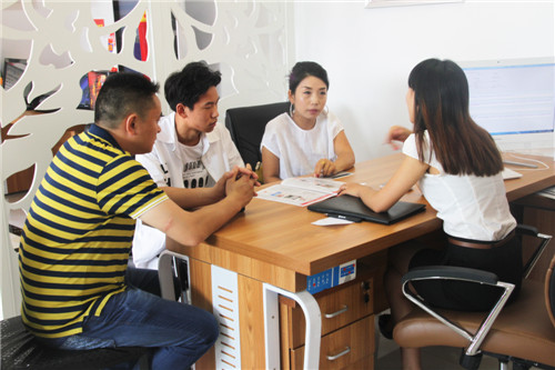 <b>开学倒计时：四川新华报名火爆！</b>