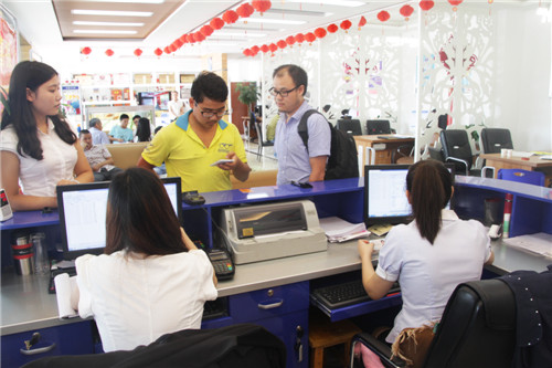 开学倒计时：四川新华报名火爆！