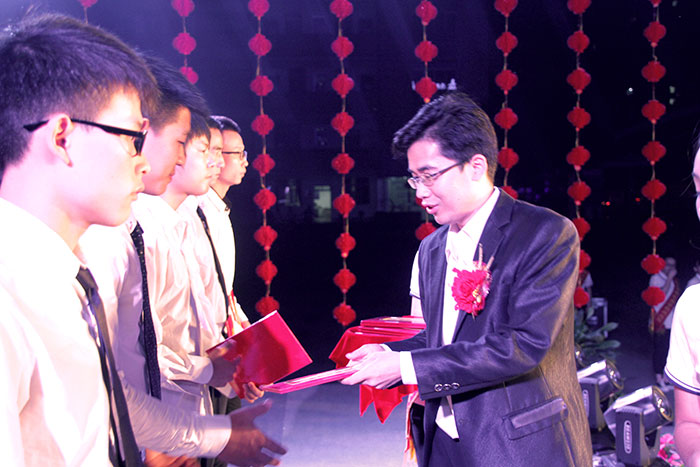 庆国庆迎新生晚会 —相聚新华.乘梦起航