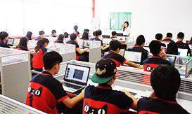 天猫创业与运营班实训认真上课的学生