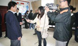 媒体采访广告传媒实训室