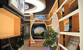 软件实训上课的学生